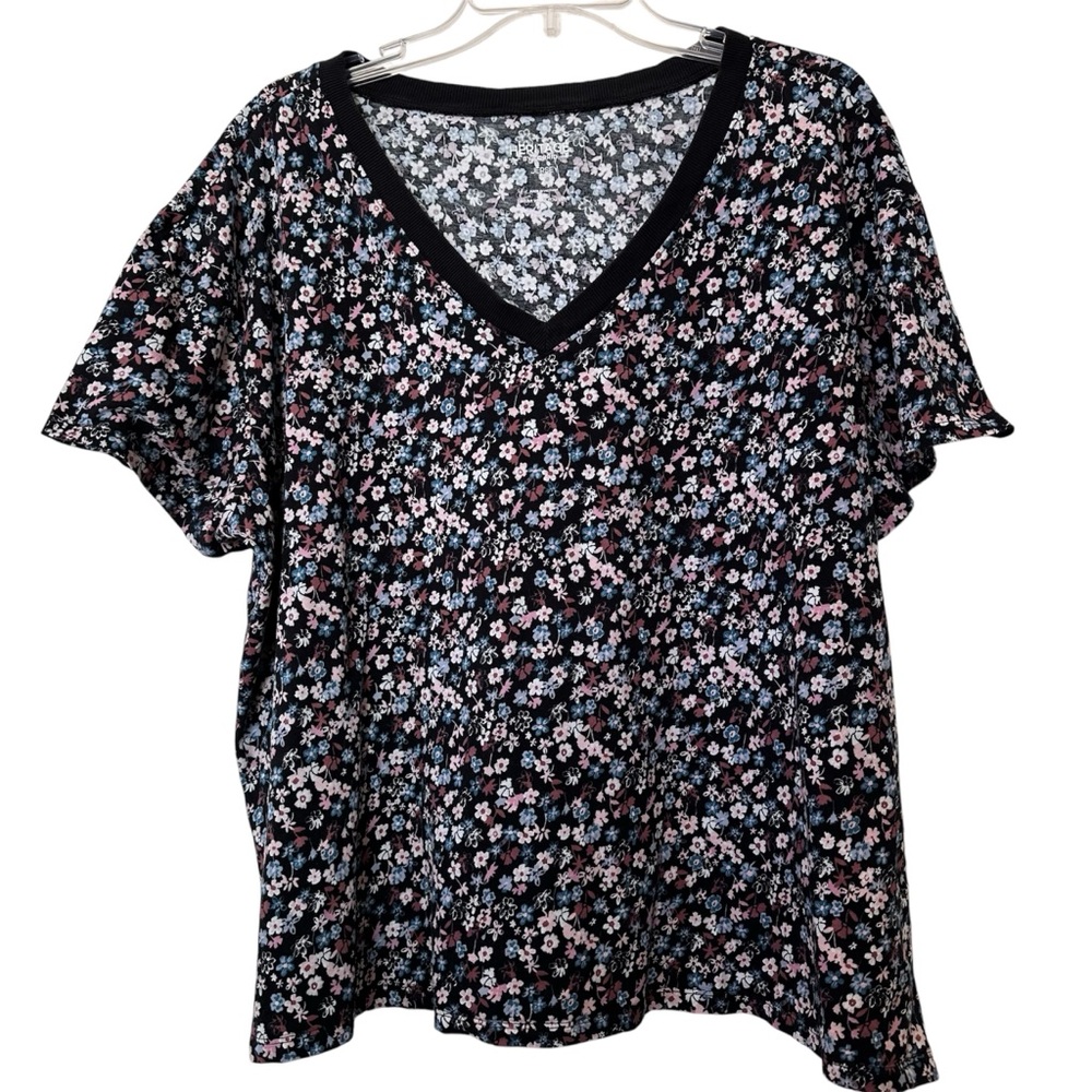 torrid Black V‑Neck Short Sleeve Floral Tee with Pink & Blue Blooms